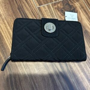 Vera Bradley NWT Turnlock Quilted Wallet